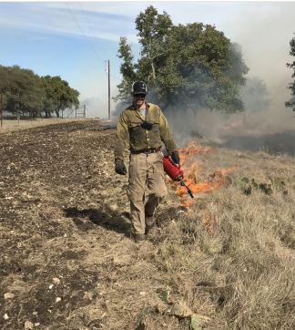 TiffDowell's tweet photo. Did you catch the fact sheet @motreadwell & I did on prescribed burn liability in TX? Laws recently changed, so be sure you're up to date!
https://t.co/b17yH3o6Wn
#aglaw #prescribedburn #prescribedburning #landownerliability #texaslaw #agtwitter https://t.co/f2wZ50ebyH