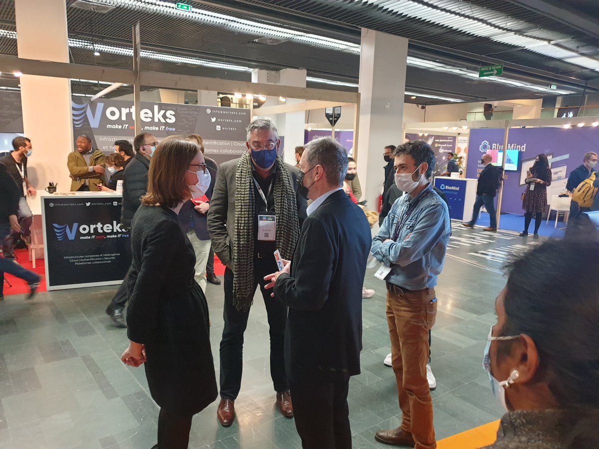 Plaisir de voir <a href="/AdeMontchalin/">Amélie de Montchalin</a> sur le stand <a href="/ow2/">OW2 → https://fosstodon.org/@ow2</a> à <a href="/OSXP_Paris/">Open Source Experience</a>: "L'observatoire de la qualité des démarches ce n'est pas un projet de mon Ministère, c'est LE projet phare de mon Ministère" -&gt; il est fait avec <a href="/XWiki/">XWiki</a> et du libre ! Merci <a href="/_DINUM/">DINUM</a> et <a href="/marineboudeau/">Marine Boudeau</a> de leur confiance!