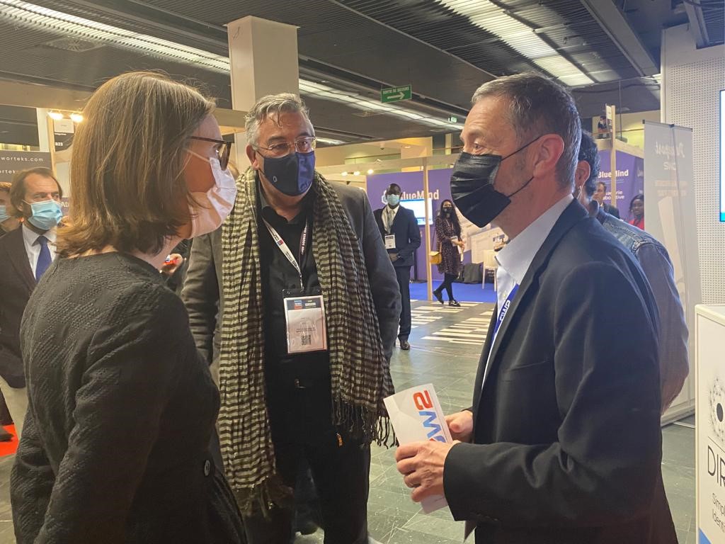 Pole_Systematic's tweet photo. 🔵🔛#OSPX2021, 
@AdeMontchalin Ministre de la transformation et de la fonction publiques visite l'Open Source Expérience, 
Echange et discussion avec @ow2 #opensource #LogicielLibre ! https://t.co/UrnQlxQsrl