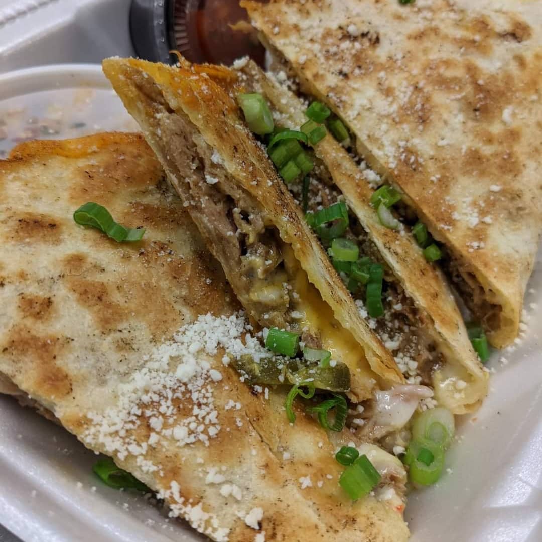 Stuffed_Grills's tweet photo. We are continuing with the pulled pork quesadilla as the special this week.

Salad of the day: Tuscan Pasta
Desserts: Sugar cookie Cheesecake and big cookies (Oreo cheesecake is almost ready)

#GetSomeStuffed #supportlocal #cheesecake #whatsforlunch #whatsfordessert https://t.co/ukttosWXIP