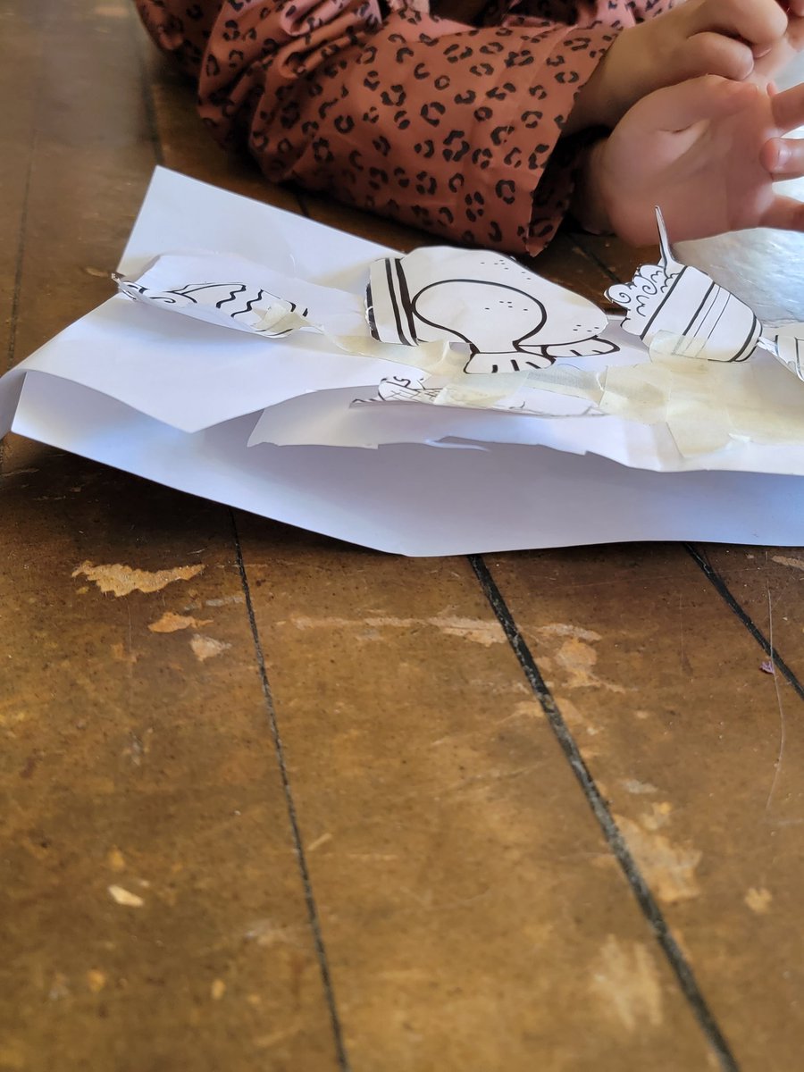 Mrs_Marotta_lib's tweet image. Thanksgiving challenge! Can you build a table big enough for all the food, and up off the floor! #firstgradelearners #schenectadyrising #engineeringdesigns #learningisfun