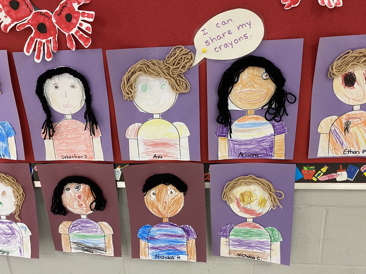 Otelloa1's tweet photo. We are Peacemakers! #peacemaker #virtueofpeace #RemembranceDay #handprintpoppies @TCDSB @demarcop4 @tafuril1 https://t.co/R93vYnKMmJ