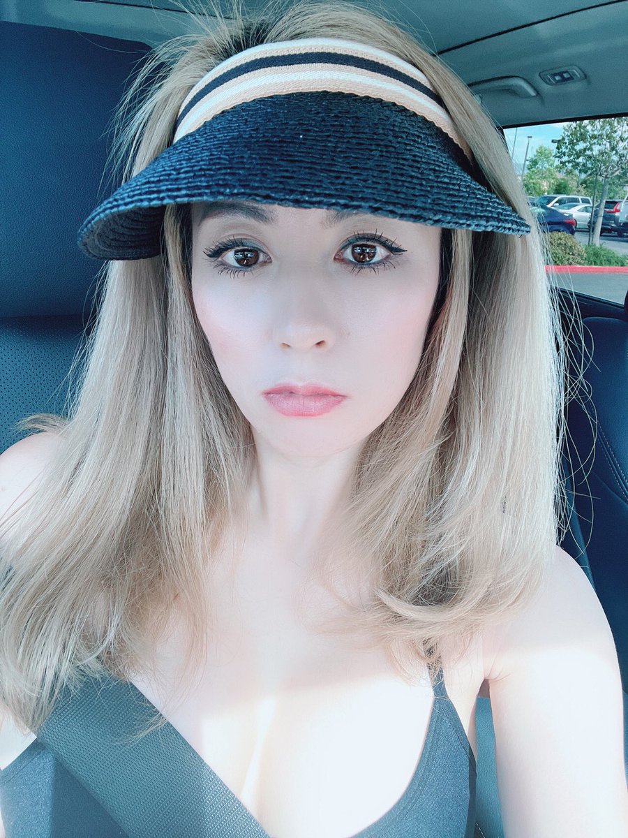 elitedestroiers's tweet photo. I'm going to LA to meet a good friend today.The weather is getting colder, so keep warm and wear more clothes. https://t.co/vMEovwlY60