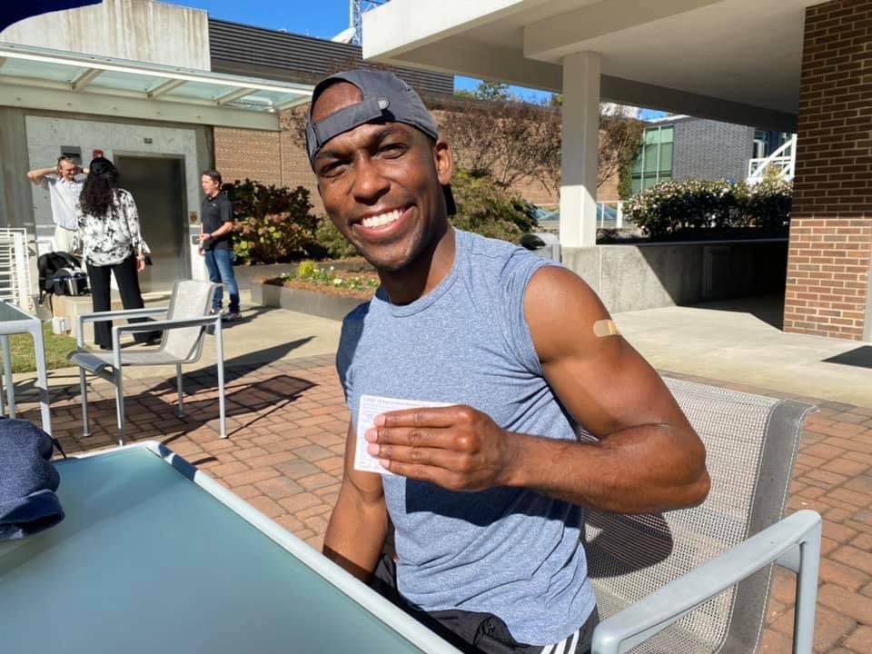 WLWTAaron's tweet photo. This is me yesterday: all giddy about getting a COVID booster shot. π
What you donβt see TODAY: the side effects whipping my tail. π€§ π·
#PfizerPapi π https://t.co/1mGtFgTDJk
