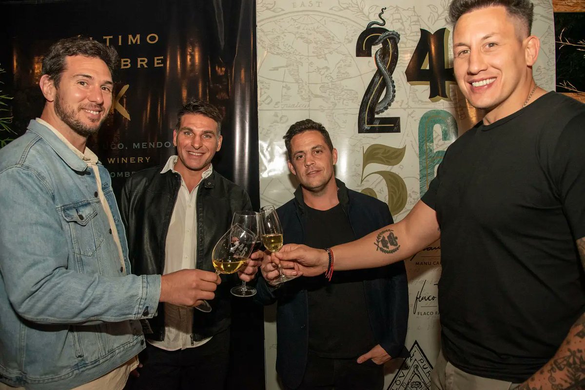 rugbycomar's tweet photo. Después de 8 años, con la excusa de @2456wines se volvieron a reunir  @EuseGuinazu @manuchocarizza @patoalbacete y @fariasflaco 
Una amistad que se forjó en la cancha y a través del vino se mantiene inalterable pese al tiempo y la distancia. 

https://t.co/D5wX6sC0W8 https://t.co/sI9dL3KH1P