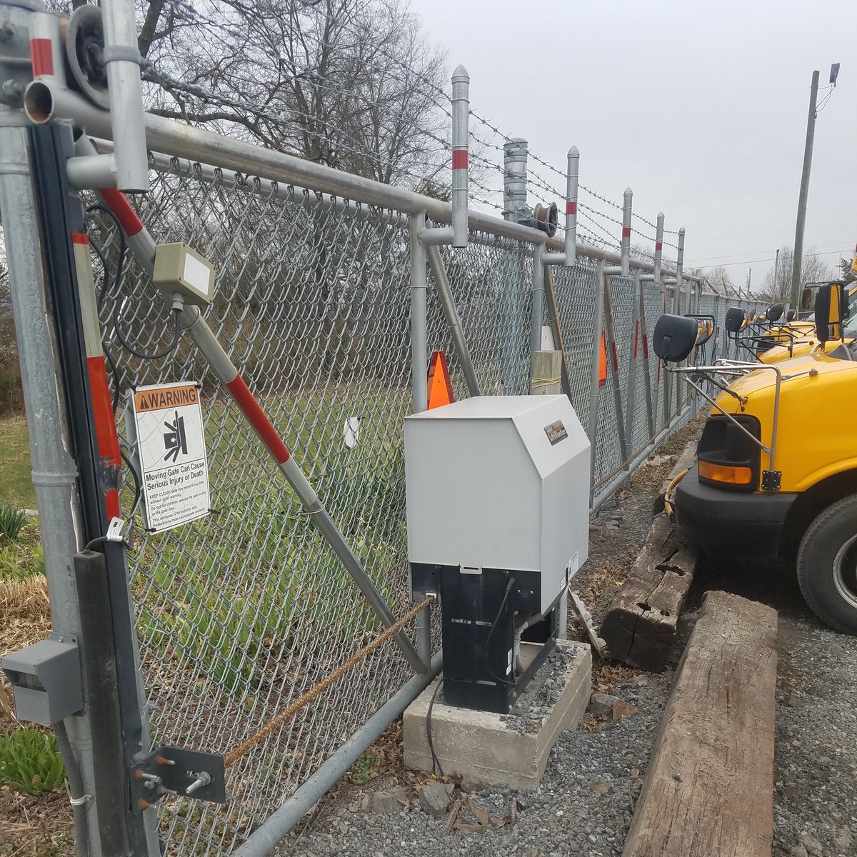 AllTypeFence's tweet photo. #Gateoperators make your life a bit easier. We install automated gate operators from R3 Access. 610-718-1151 https://t.co/9JMZJG7KEl #alltypefence #gates #douglassvillePA #kingofprussiaPA https://t.co/il2NXVTj5W
