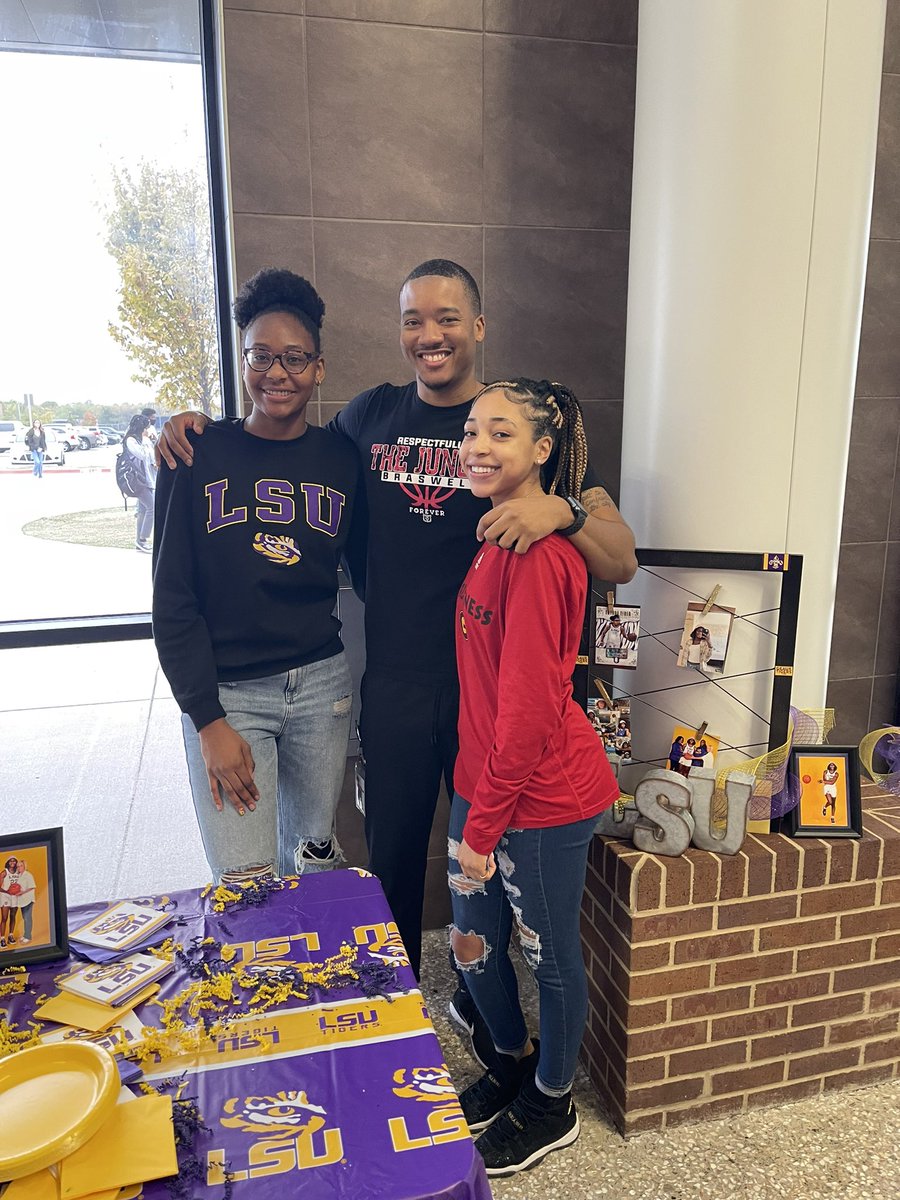 coach_langford's tweet photo. Congrats  @awillyyyy  and @Jazzy2x1  you two deserve all the recognition and more!! Super proud of you!! Love y’all!! 🐅🏀  #bengalexcellence @LSUwbkb @Grambling1901 https://t.co/0Tssvfgb8G