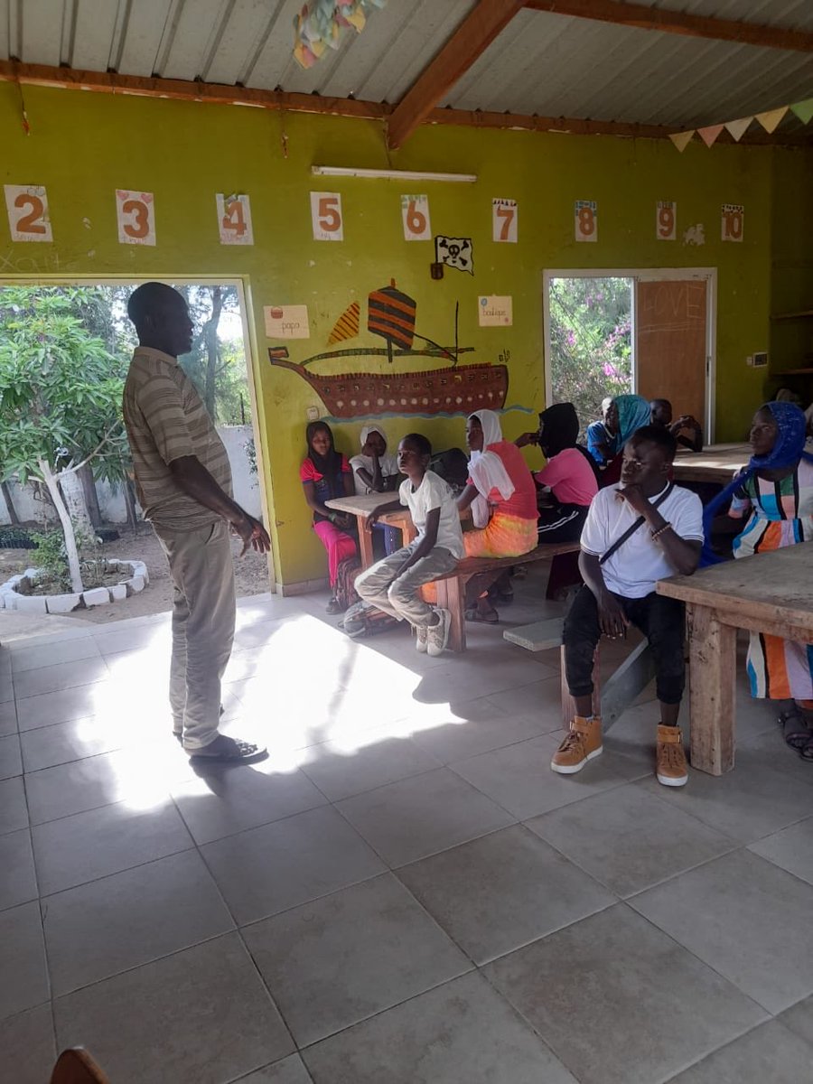 ONG_JED_SN's tweet photo. A la rentrée, des activités ont été tenues notamment le remplissage des dossiers d'enfants, la rencontre avec les parents et la visite guidée au sein du centre.. 2021 - 2022, pour un paquet d'activités attractif et attrayant.
#education #protectiondelenfance #jeunesse https://t.co/7M31ePPSIk