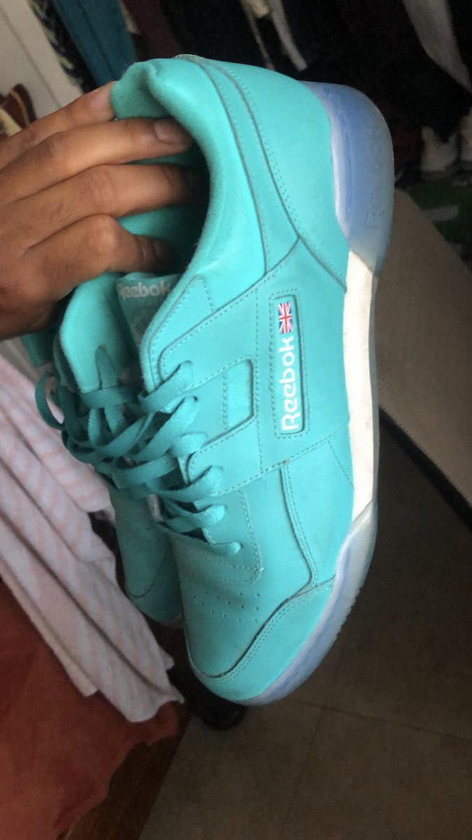 HydroGraphicsL1's tweet photo. We have fun here a HydroGraphics naming each project and these Rose Bud Blue’s (Reebok Custom) were an absolute pleasure to work on. #art #custom #HydroGraphics https://t.co/SZkJIAViUf