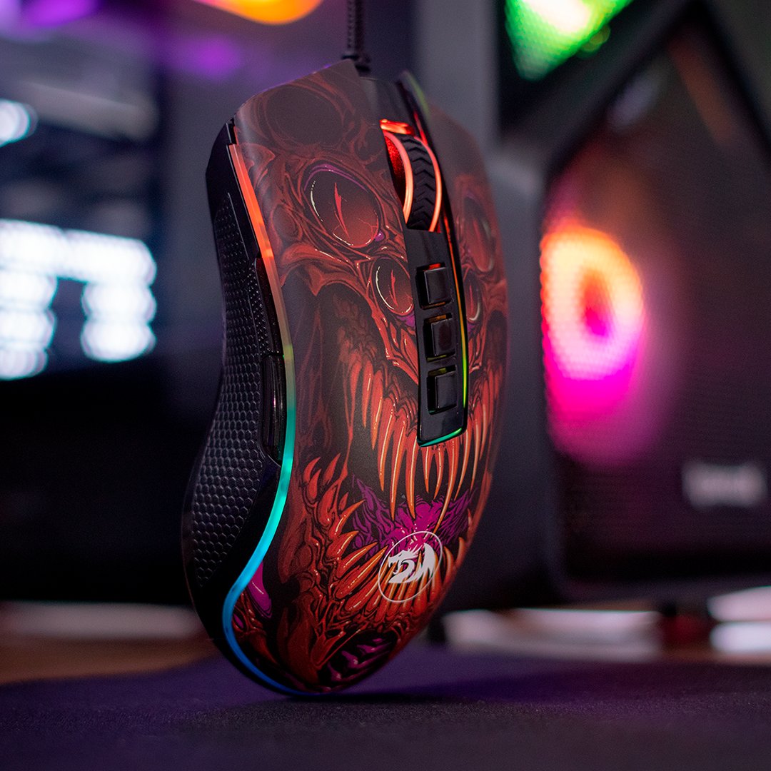 RedragonBR's tweet photo. Em qual game você seria PRO usando o mouse Infernal Dragon Ryu? 🔥
👉 https://t.co/J5KlXOPnh3
#gamingsetup #setupgamer #gamermouse #mousegamer #redragon #redragonbrasil #ledrgb #gamerrgb #ledgamer #newmouse #mousergb https://t.co/fUnBUQTAaa