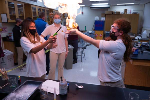 Loyola Academy tweet media