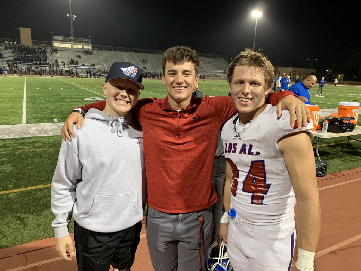 ocvarsityguy's tweet photo. Football notes: Los Alamitos rallies around long snapper Carson Fox's cancer fight
READ HERE>
https://t.co/0d09GU1jb9
@_CarsonFox @MalachiNelson9 @sinnbrennan @Lanebroderick_ @getabagkai @OScandrick @DavidMain59 @coachsnyder66 @losalbaseball @Cen10Football @boscofootball https://t.co/qsvoXmyllG