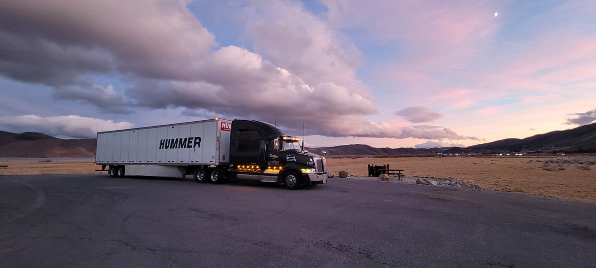 MyLifeSoFarVlog's tweet photo. I'm really hoping today is a nice quiet easy day. After being almost blown over by wind in the semi truck yesterday, I think today should be a less stressful day. https://t.co/ElVdjaYlSC