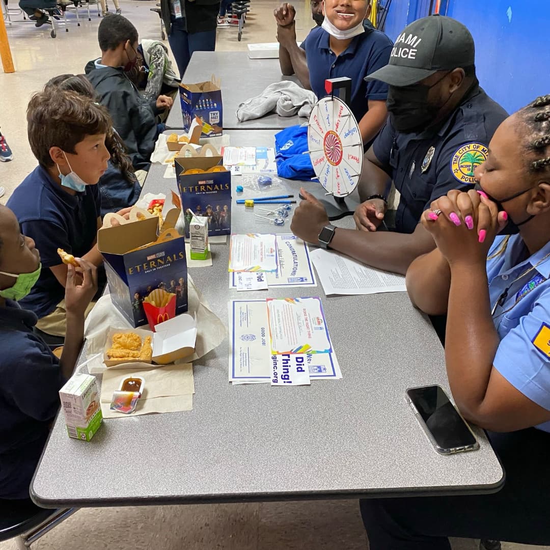 DTRTMiami's tweet photo. @LenoraBSmithES had their first #OfficerDoRight visit this year! Congrats to these nominees for doing the right thing and sharing a special time with @mpdpolice officers that they will surely not forget ๐๐ @MoralesMiamiPD @AlbertGuerraMPD https://t.co/vwm13bQXNn
