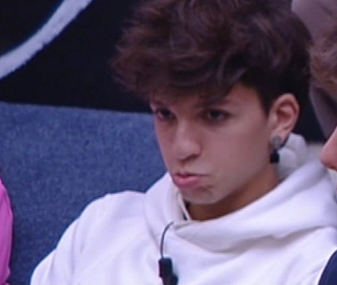 AlessiaWK's tweet photo. Luigi: La smetti chi chiamarmi "Luigino"?
Carola: No, lo sai perché? "ino" mi sa di piccolino
#Amici21 https://t.co/KkmSAdzFtd