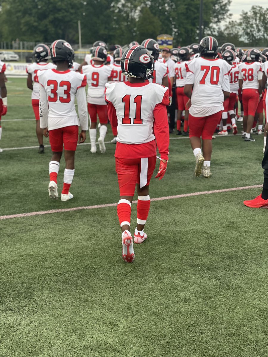 1Jaylind's tweet photo. Junior Highlights up now click the links https://t.co/hJe2MZqUXE @OhioStateFB @PennStateFball @UKFootball @GoBearcatsFB @MSU_Football @NDFootball @IndianaFootball @Coach_mtucker @VBentley_2 @CoachWrightIU @vincemarrow @Coach_Eliano https://t.co/1E6qB4ZkkQ