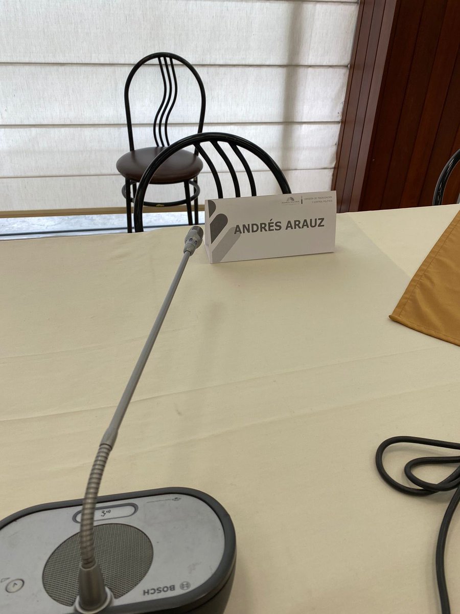 abcorderoc's tweet photo. La silla vacía en las comparecencias de Rafael Correa y Andrés Arauz en la Comisión de @FiscalizacionAN para rendir su versión sobre la lavandería SUCRE y sus nexos con Alex Saab https://t.co/cgtnwEbbBE