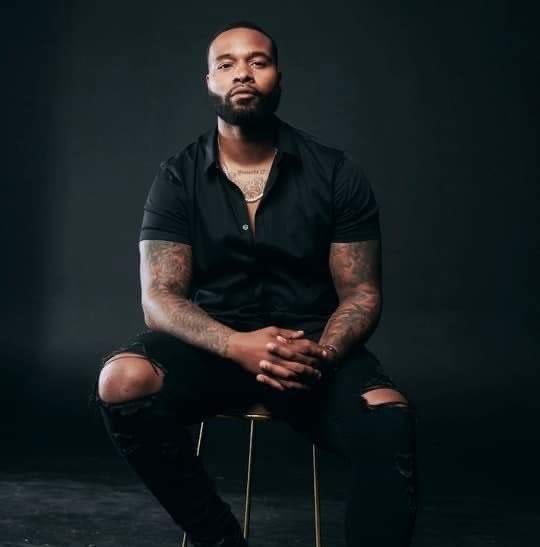Torii_Moniique's tweet photo. He was strong, confident, determined, genuine, outspoken, loving, caring, driven, honest, trustworthy, black, PURE GOLD! He is my brother Darzil Washington๐ป๐ I will miss you so much Zell๐ I hate this! #LongLiveTheGeneral BIG GENERAL๐ค๐ฝ๐ค https://t.co/WZTPBiwdwy