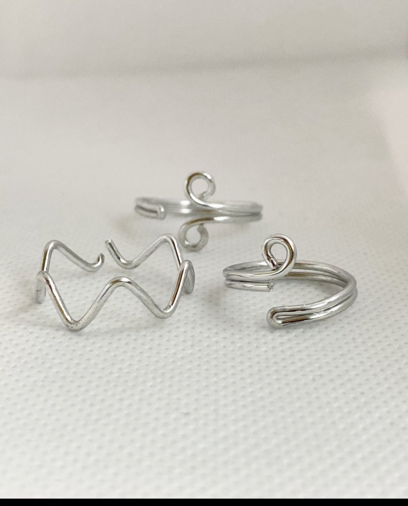 DesignVisionz's tweet photo. Need a good Christmas gift for a friend or family member? Check out this Silver Trio ring set on my Etsy- https://t.co/zkK5EIT1pp Affordable and made with high quality silver wire ✨
#silverrings #handmaderings #ringbusiness #gift #christmasgift #ringset #jewelrygift https://t.co/O9exP37WZO