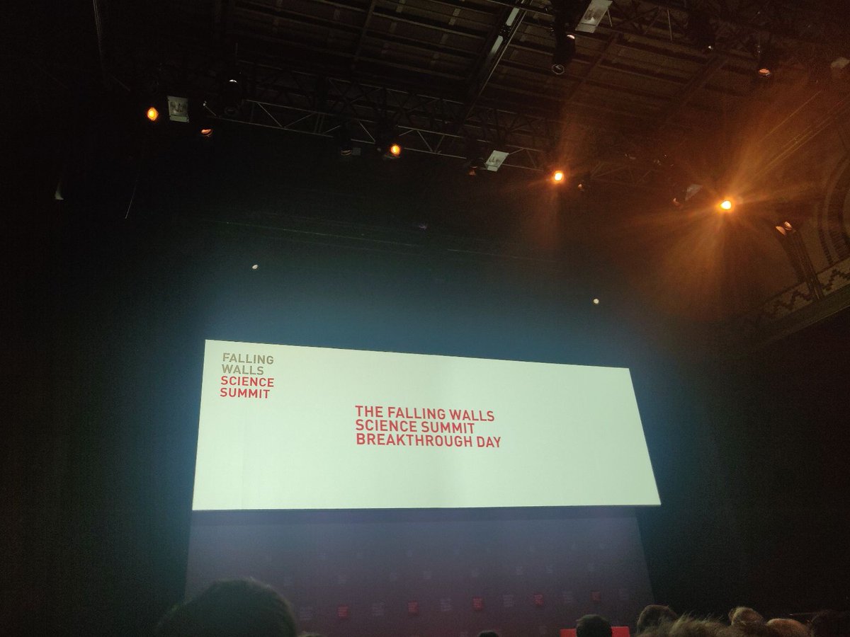 Very Proud of our PI Francesca Santoro! 
She won the global Science Breakthrough of the Year 2021 in Engineering and Technology and she had the opportunity to be one of the speakers at the Falling Walls Foundation Science Summit yesterday in Berlin! 🤩
🚀Amazing speech!