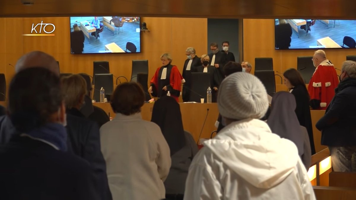 KTOTV's tweet photo. Le procès du p. Mansour Labaky a eu lieu ce 8/11 à Caen. Poursuivi pour viols et agressions sexuelles sur mineurs, ce prêtre maronite libanais, déjà condamné par la justice ecclésiastique, a été condamné à 15 ans de réclusion criminelle.
👉 https://t.co/pJBlI312Lv https://t.co/DVrnchdvh2