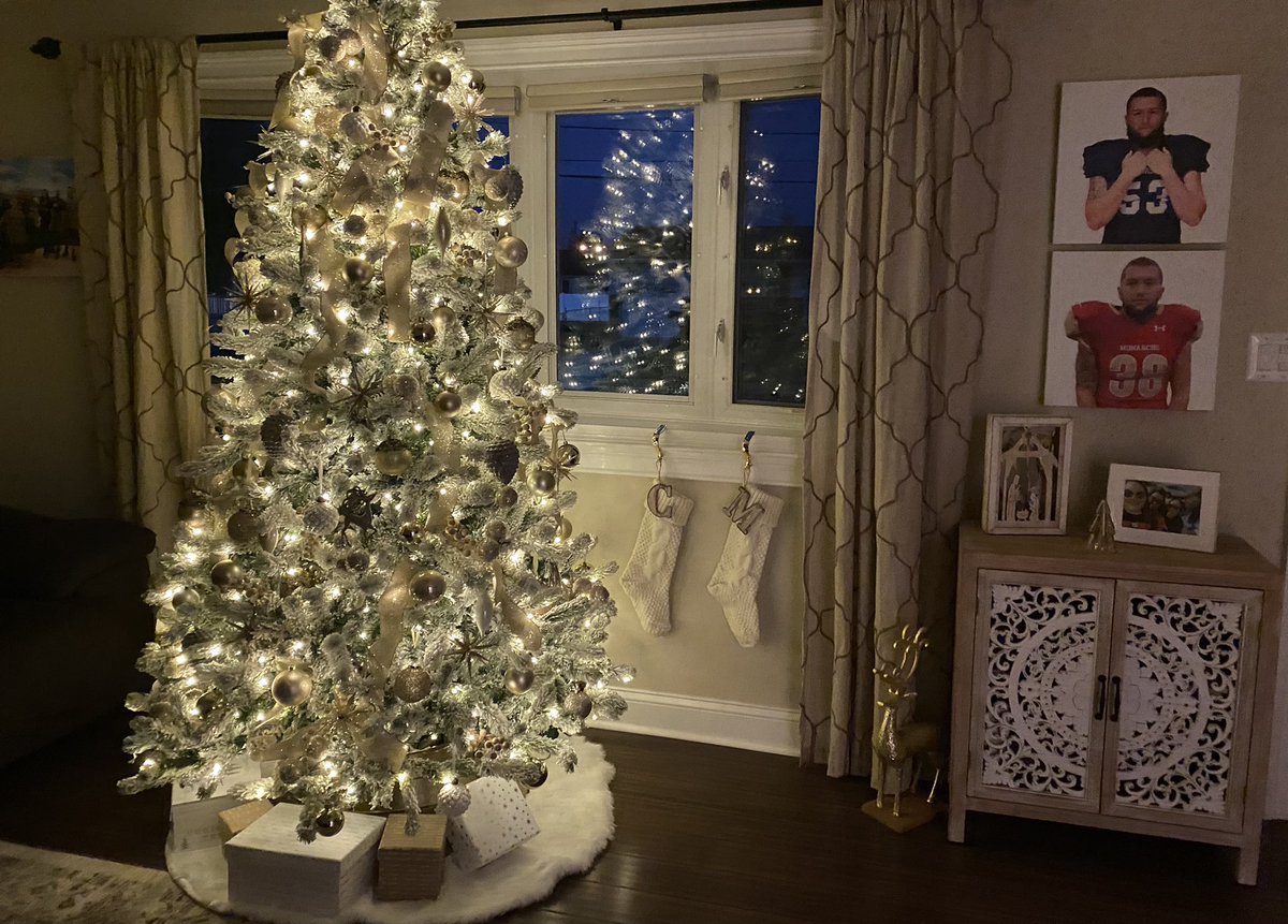 Ohhh.. Christmas Tree🎄✨ 
Miss those faces on the wall🥺 Counting down the days until your home❤️ <a href="/ccronce2/">christopher</a> <a href="/_chasecronce/">Chase Cronce</a>