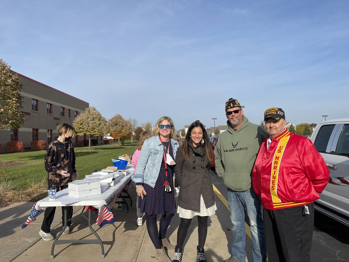 jiffypopp20800's tweet photo. We are so grateful for our Veterans who came out for Coffee, a Donut, &amp; a Card made by our @115aces students. We appreciate and honor your service! Thank you ACES PTO—You made this possible! Thank you Yorkville American Legion for joining us! @eldonado12 @thehaf4 https://t.co/DBRmvVtIj9