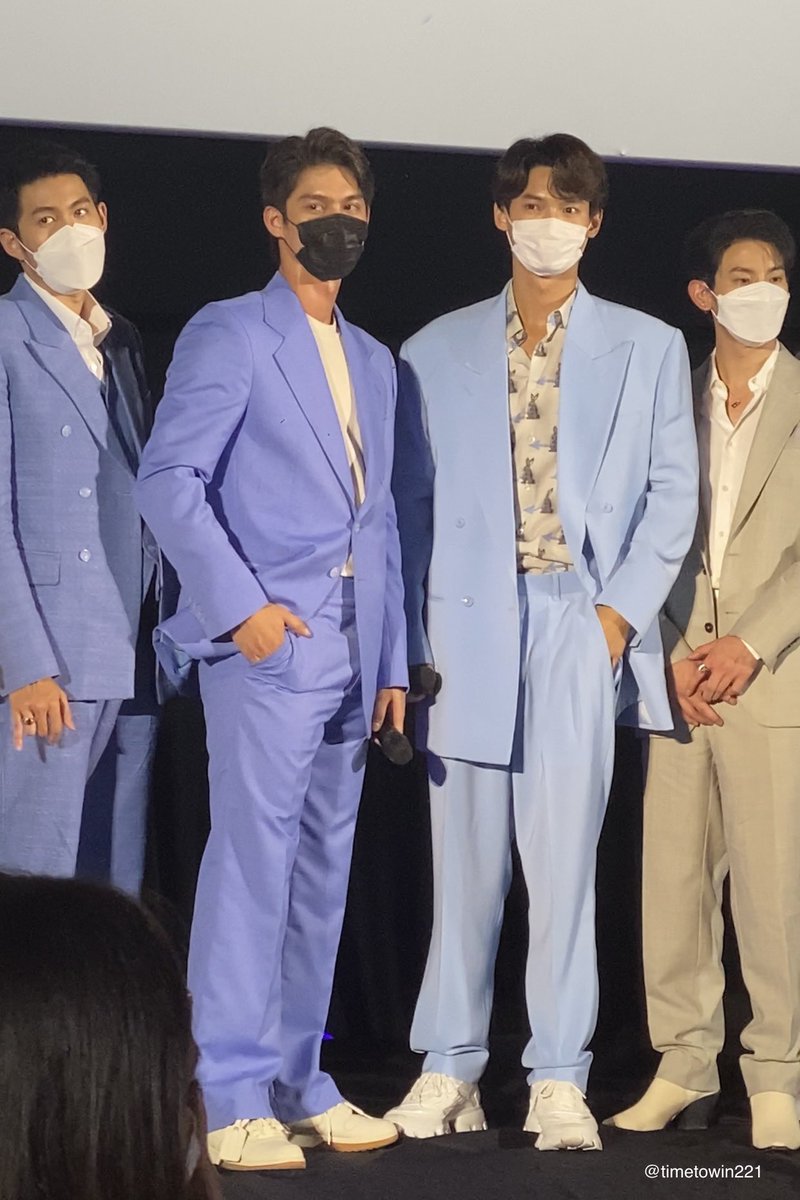 timetowin221's tweet photo. ending ceremony 

#คั่นกูTheMovie premier
#winmetawin 

มีแต่รูปเบลอๆ จากโฟน 
แต่พอได้เจอความรู้สึกก็ยังชัดเจน 🥺
(แต่เสียใจที่ไม่ได้เอากล้องไป) https://t.co/shUgrziqgv