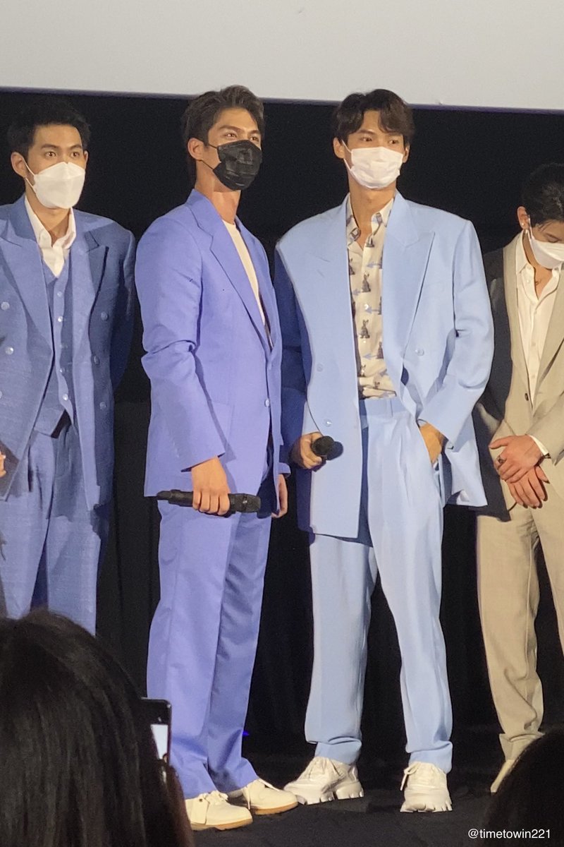 timetowin221's tweet photo. ending ceremony 

#คั่นกูTheMovie premier
#winmetawin 

มีแต่รูปเบลอๆ จากโฟน 
แต่พอได้เจอความรู้สึกก็ยังชัดเจน 🥺
(แต่เสียใจที่ไม่ได้เอากล้องไป) https://t.co/shUgrziqgv