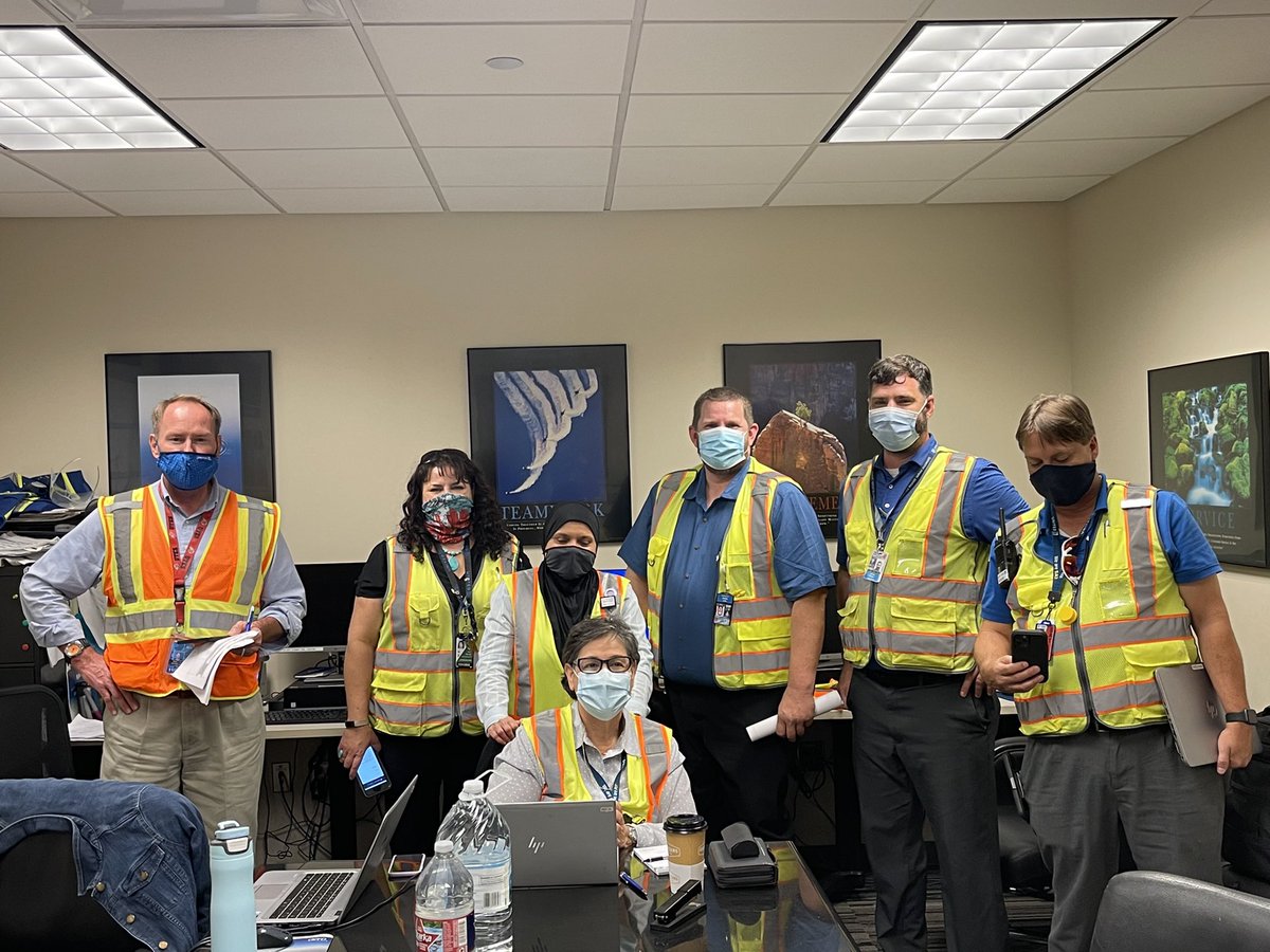 MitchellDonise's tweet photo. Paying it forward in Safety! SLC helped us now MCI is in SAT ✈️ thanks @MariaChavez02 for all you do @AOSafetyUAL @weareunited #beingunited #inittogether #SafetyFirst @DBP_sfo @GBieloszabski @DJKinzelman   Proud of my Team 😊 https://t.co/nqTadusNbe