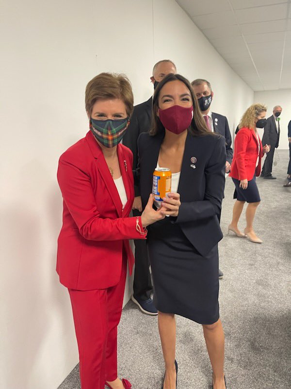 🇺🇸🏴󠁧󠁢󠁳󠁣󠁴󠁿 Amidst all the serious business at #COP26 today, I’m pleased to also report that @AOC now has a supply of Irn Bru