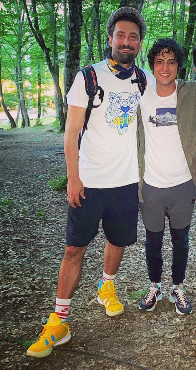 misteriosa_luz's tweet photo. Aahh... miren que encontré! Hermosas fotos de Taner y Onur
😍😍🔥🔥 como hermanos en la serie y vida real.
#TanerÖlmez #OnurTuna #AliVefa #Ferman #FermanHoca #FermanEryğit #Kardeşler https://t.co/S7f3rDymR6