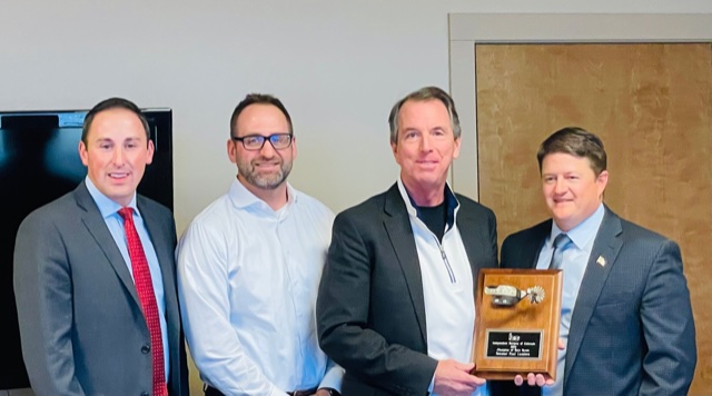 Capstone__Group's tweet image. The Independent Bankers of Colorado is honored to  award Senator Lundeen with 2021, IBC’s Champion of Main Street Colorado Award! Senator Lundeen was joined by Dan Nordberg and Quentin Leighty this week at First National Bank LA - Monument. @Paul_Lundeen @ibcbanks  #coleg