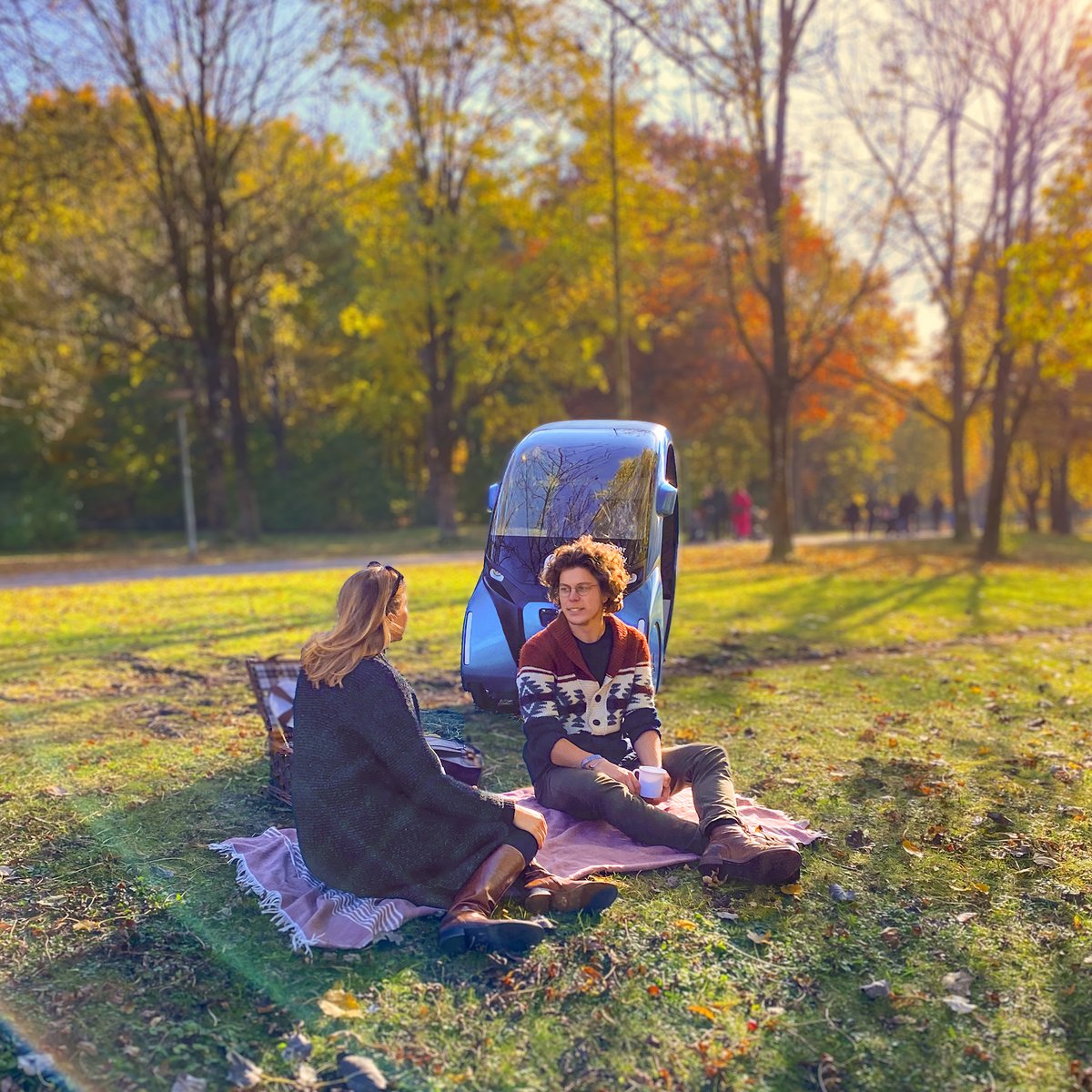 HopperMobility's tweet photo. Du möchtest mit deinem Lieblingsmenschen zum Picknick in den Park? Mit dem Hopper ist das kein Problem! Durch die Fahrradzulassung fahrt ihr ganz entspannt auf Fahrradwegen an die schönsten Orte.
Wen würdest Du gerne mitnehmen?🤗
#picknick #park #hoppermobility #startup #augsburg https://t.co/MTX74gKmyN