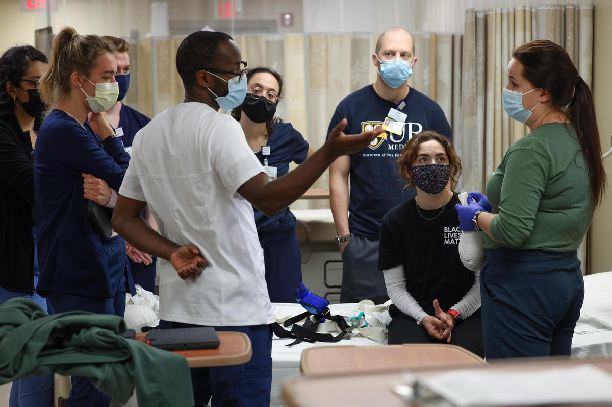 edoutreach21's tweet photo. Video-Audio Story Article: COVID-19 fueled nursing shortage but also inspired new generation of nurses in Rochester. @UofRSON @MonroeCC @RobertsWesleyan @UofR @brockport via @WXXINews @maxrocphoto @BethAdams20 #Nursing #ROC #FLX #AmGrad #PathToTheFuture https://t.co/M0XPeBT0en https://t.co/bUut1LDVy3