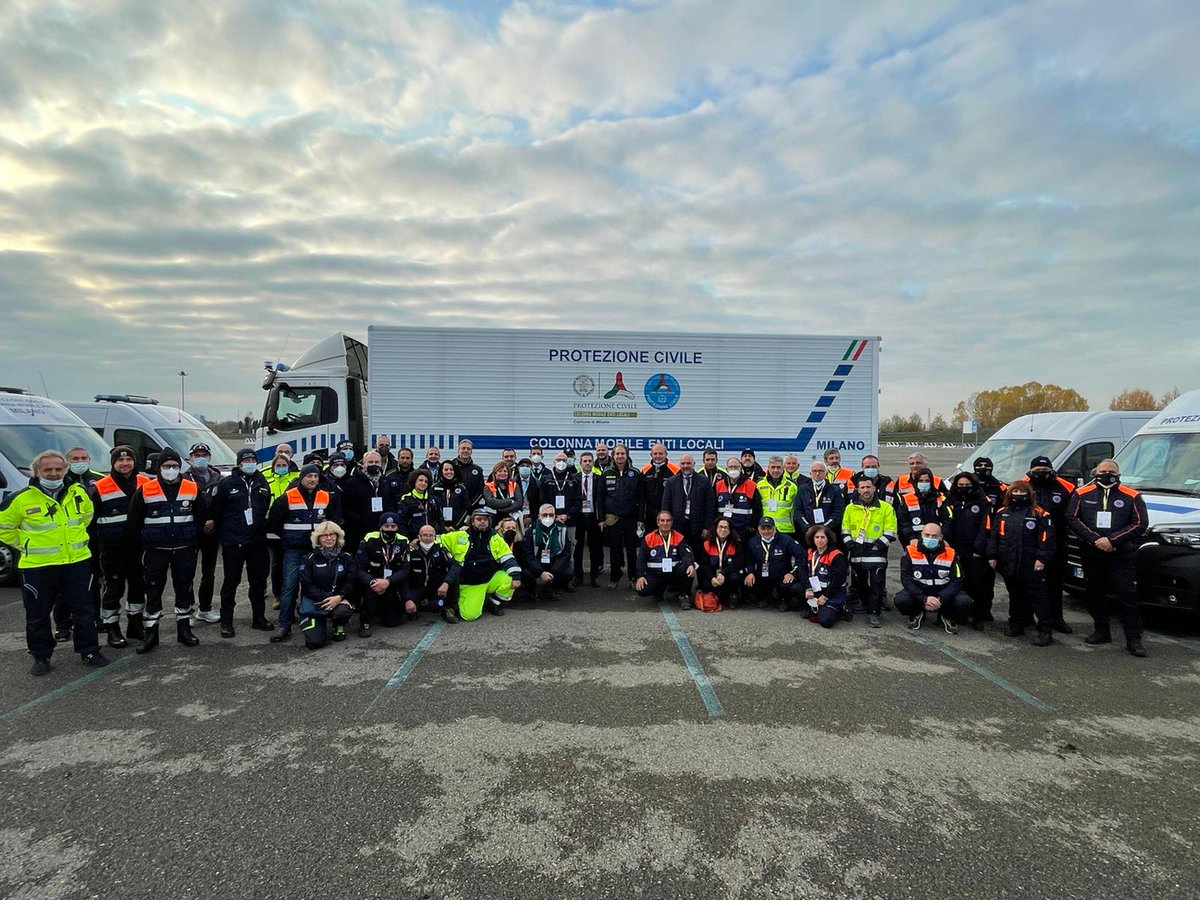 DPCgov's tweet photo. Nasce la Colonna Mobile degli enti locali! Opererà nelle emergenze di #protezionecivile a supporto dei Comuni nelle attività volte al ritorno alla normalità.
#10novembre con il Capo Dipartimento siamo a Parma all'esercitazione organizzata da Anci in raccordo con DPC
#Anci2021 https://t.co/MN84HYRzHB