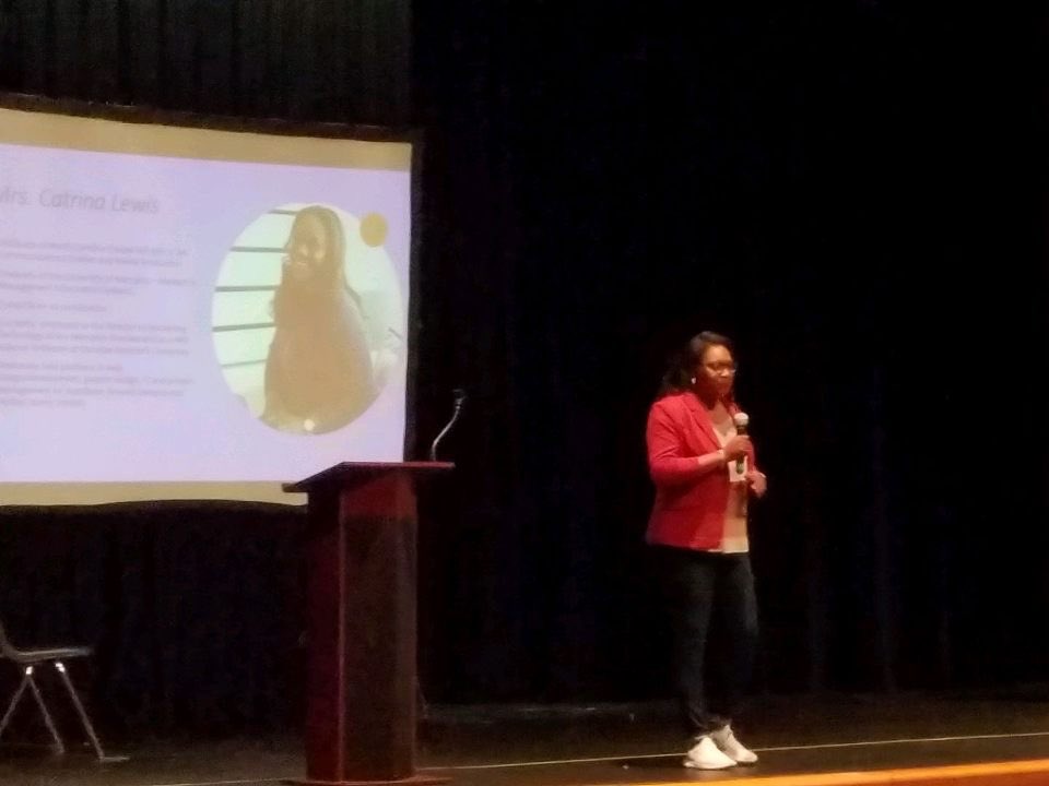 SouthwindEDU's tweet photo. Thank you @memgrizz for allowing Catrina Lewis to come speak to our students about her work with your great organization for our CCTE Aspects of Industry Day. @SCS_CCTE #aimhigh #readygrad #createoptions #SHSis38125๐ https://t.co/ff11CUVC3v