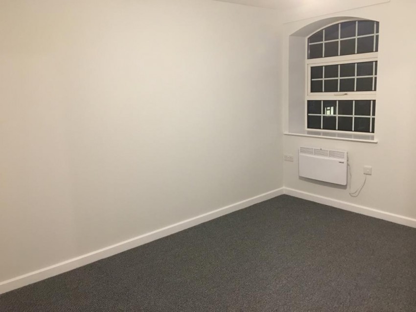 SlinnRes's tweet photo. Louise Road Northampton NN1 3RN
To Let £625 PCM | £144 PW
View property details - click here: https://t.co/JyBCD1qdz8 
#estateagents #property #house #letting #forrent #investment https://t.co/JkPEY5JTDD