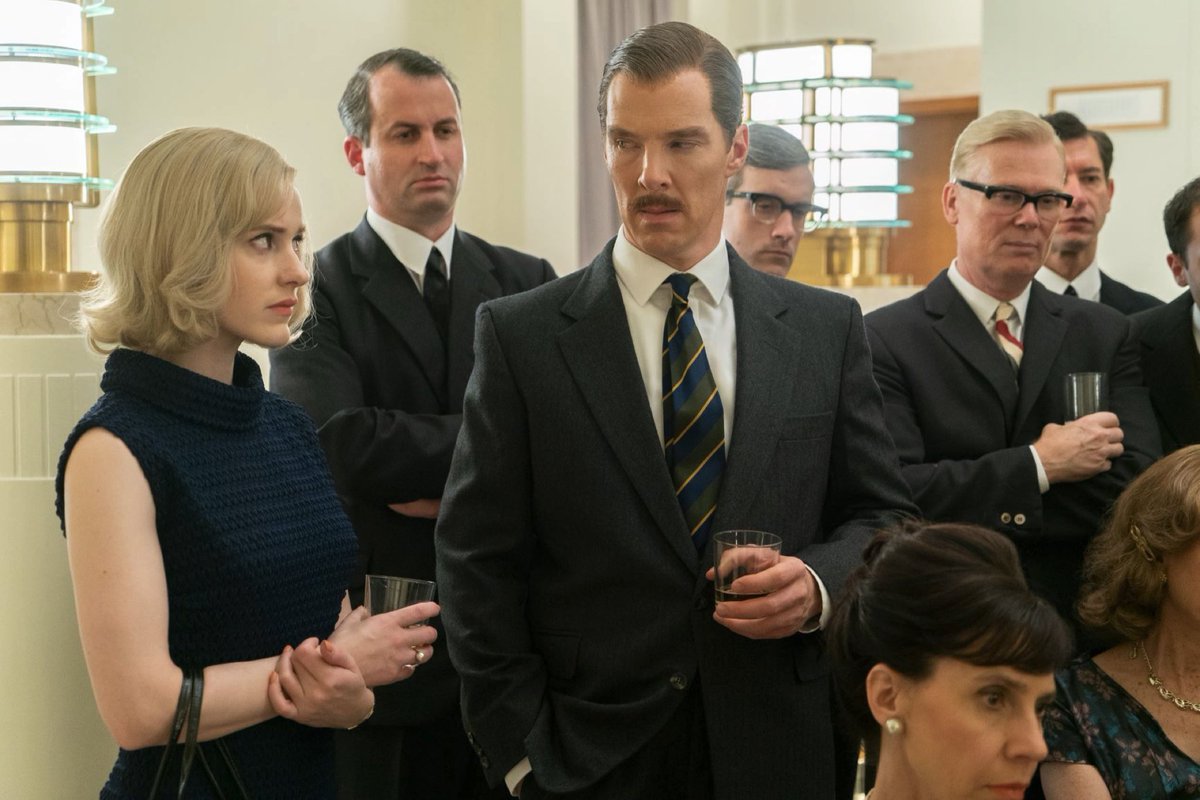 Vic_Rebollo's tweet photo. ‘Siempre es un #placer sentarte frente a una #pantalla y ver a #Cumberbatch. El caso es que lo que no te sorprende en una #película de este #género, te enfría’. 3/5 #elespiaingles #thecourier Pronto en @Ineditofilms https://t.co/G1oStlBJMN