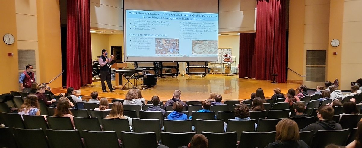 dan_faircloth's tweet photo. @WilmMiddle Wilmington Middle 8th graders meeting with our Curriculum Team Leaders from Wilmington High School @whscphillips @MsDesberg @Kim_Chemland https://t.co/datP4k1vat