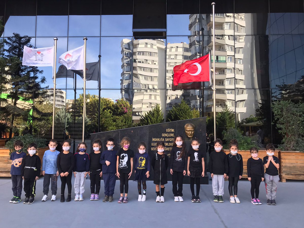 ozsoygull's tweet photo. Aramızdan ayrılışının 83. yılında Ulu Önderimiz Mustafa Kemal Atatürk'ü saygı ve özlemle anıyoruz.
Bize tuttuğun ışıkta bugün yarın ve daima ilelebet  yılmadan yürüyeceğiz.🇹🇷🇹🇷
#fikirlerinemanetimizdir #FikirlerÖlmez #atamizindeyiz 
@delibas_esin @tunaomer1973 https://t.co/VOSRs7ScAl