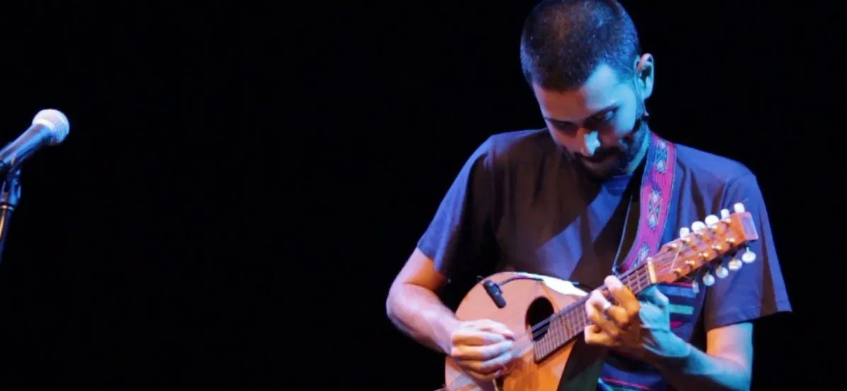 El gran mandolinista <a href="/JorgeTmandolina/">Jorge Torres</a>, tocará viejas y nuevas composiciones este 14 de noviembre a las 11:30am en el Espacio Plural del <a href="/trasnochocult/">Trasnocho Cultural</a>, acompañado por grandes invitados como <a href="/luisjuliotoro/">Luis Julio Toro</a>🎵😍. La nota por acá bit.ly/3H6Uk0R