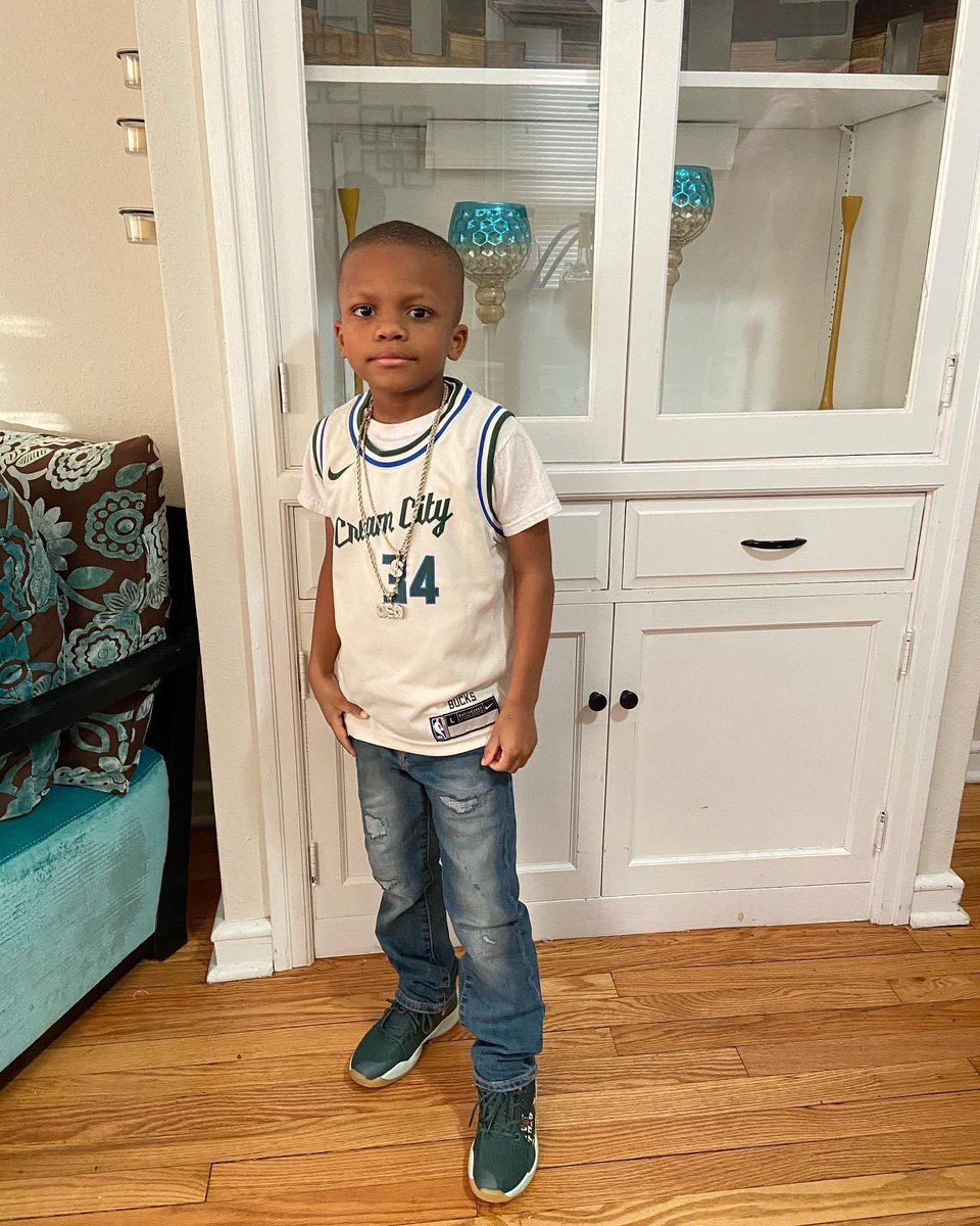 ChantalLuster's tweet photo. Everybody tag @Giannis_An34 @Bucks It’s his #1 fan 8th birthday. Can he please give him a video shoutout or FT him after school that would make his day. TRUE DAY 1 FREAK FAN! HAPPY 8th birthday TRIP aka STEPHEN https://t.co/FzbtzW7jNo