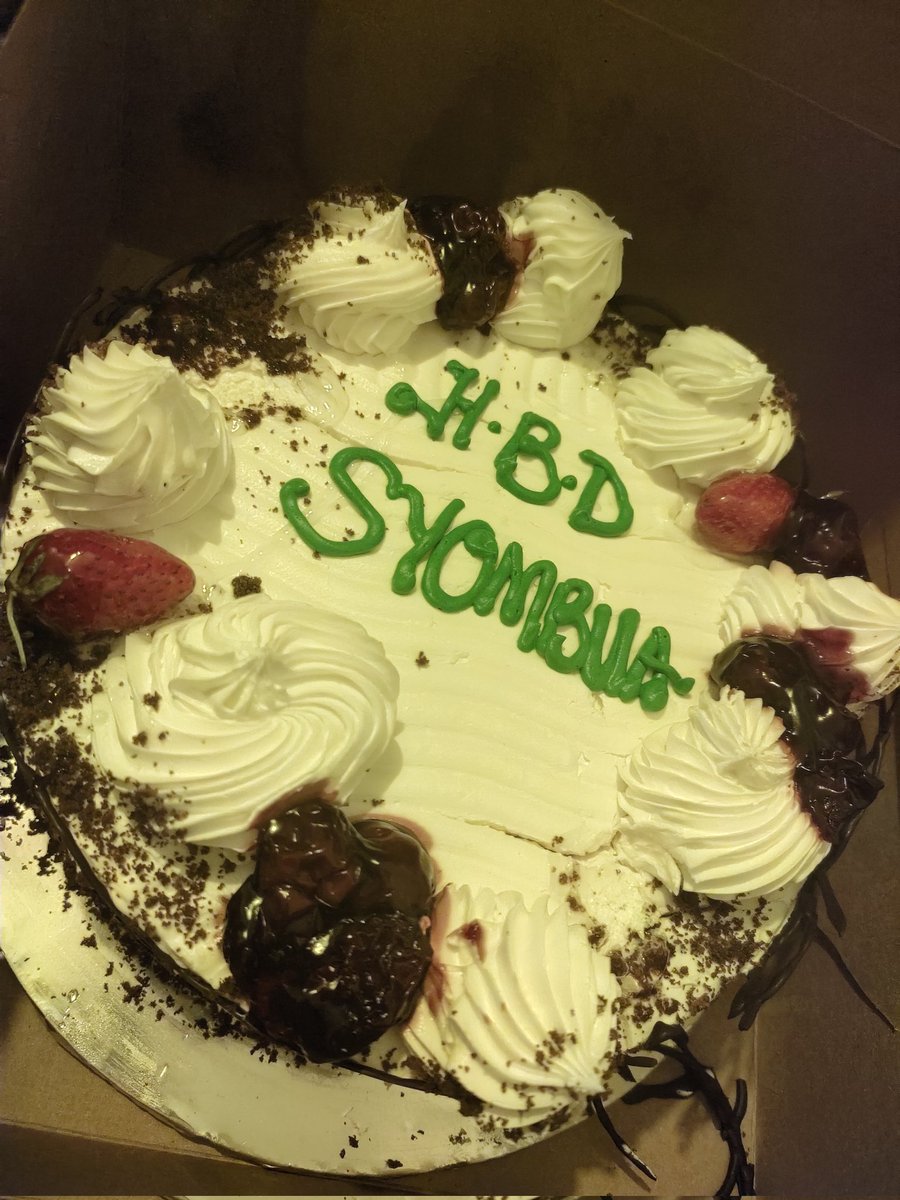 Kidthekid11's tweet photo. I faked my birthday...see what I gotπ₯Ίπ₯°π₯°π₯°π₯°π₯°π₯° #friendsforkeep https://t.co/8Imeqb3Fho