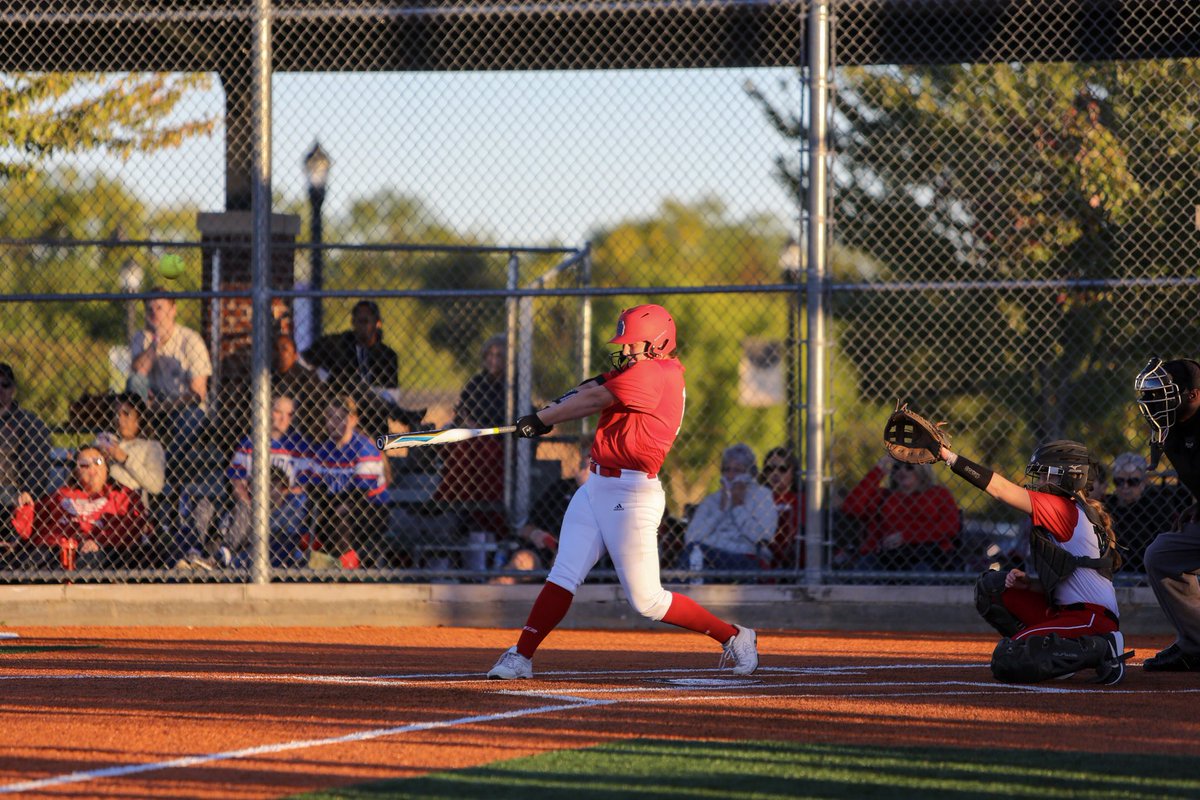 LyleAlaina's tweet photo. Another awesome weekend with my girls at the AP Fall Showcase.  Love matching up against committed older girls and making them remember our name 😤 #SticksSoftball #nobodycaresworkharder @SticksSoftball @ExtraInningSB @IHartFastpitch @3N2Sports https://t.co/zm3Ndlm0jK