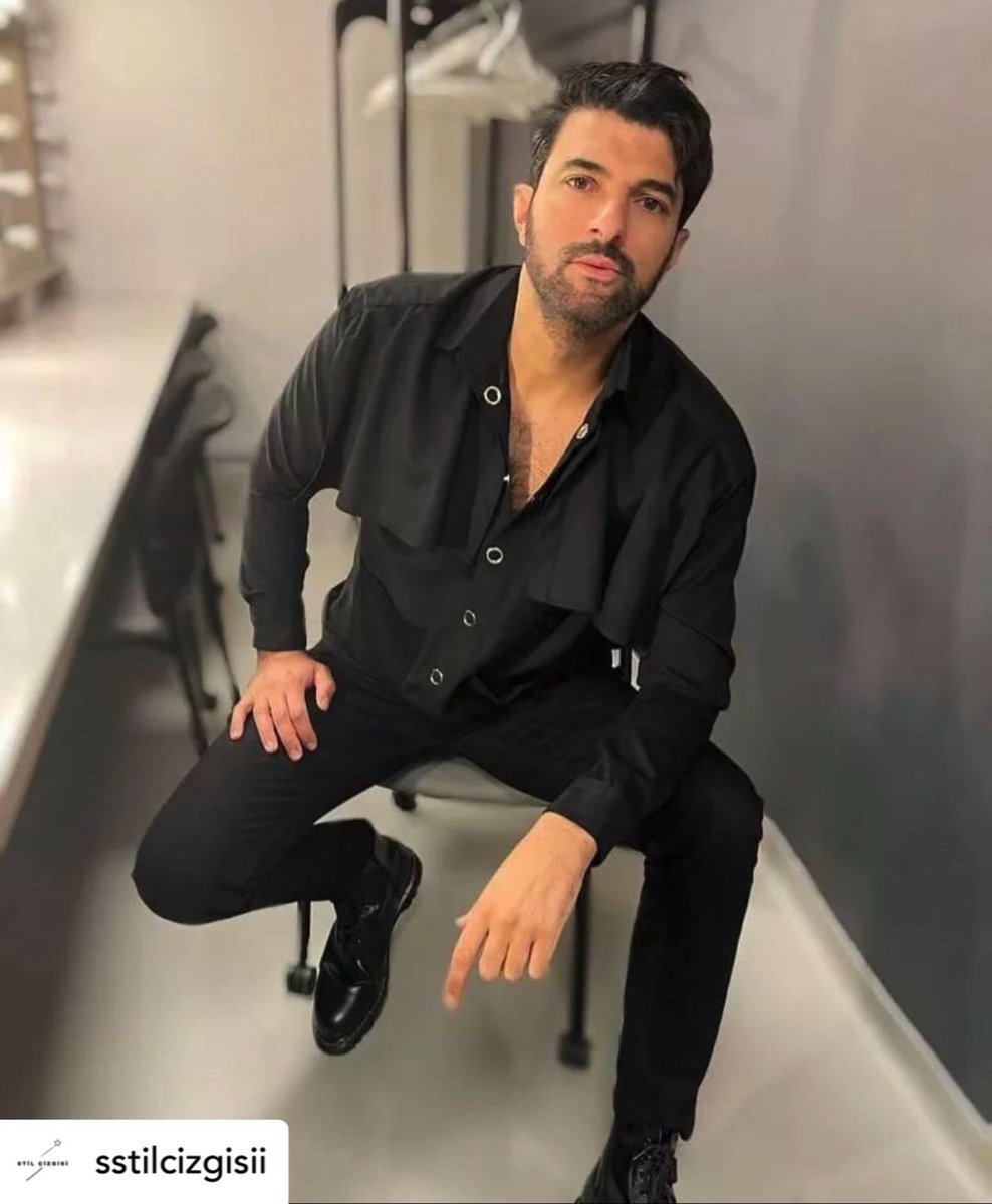 EnginGeoFans's tweet photo. Posted • @sstilcizgisii #LookBook 🖤 #enginakyürek #style #styleline #stilcizgisi #manstyle #manstyles #fashion #manstylestreet #trence333 https://t.co/iI5sB89PzZ
