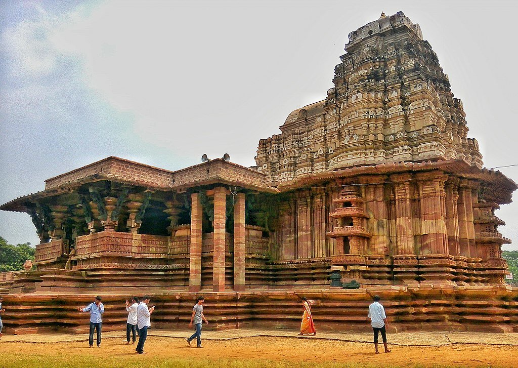 Hidden_Temples's tweet photo. #TelenganaWeek
Ramappa Temple also known as the Ramalingeswara temple is located in Palampet village at #Telengana. 

The temple is dedicated to bhagwan shiva which was built in 1213 CE by Kakatiya dynasty.
#Telengana https://t.co/4kiQC3PJLq