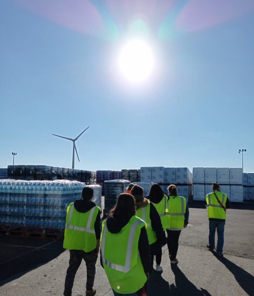 MLArcCharente's tweet photo. [ #visite 🏭🦺]

Une nouvelle visite a eu lieu à la base d’Intermarché de Gournay.

Les #jeunes que nous accompagnons ont pu y voir toute la #gestion et la #logistique mise en place pour #approvisionner nos #commerces 💪🏼🚚

@UNmissionlocale @ARML_NAquitaine @NvelleAquitaine https://t.co/8P6bDHXANQ
