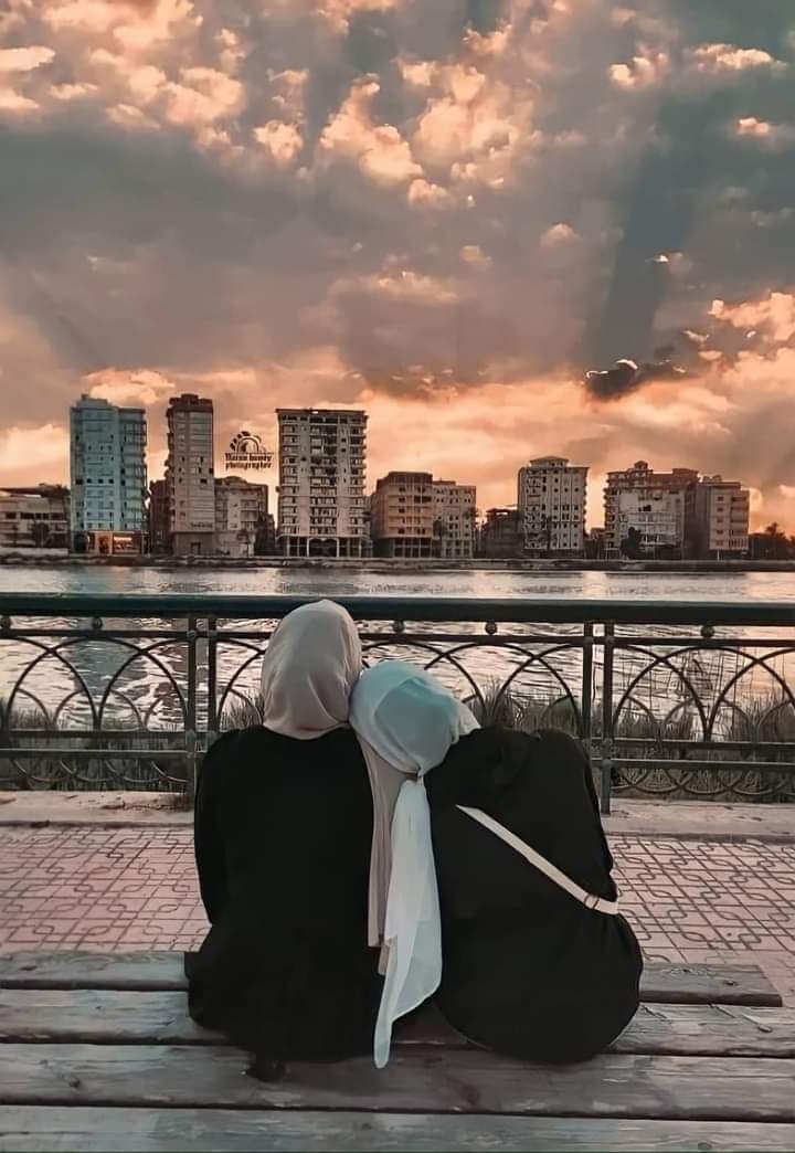 shimaaabdella2's tweet photo. عن صحبتِك الباقيه ف كتفك 
صحبتك الاكثر من اختك 
اللي مهما كان بيحصل 
باقيه علي عهدك وحبك 
اللي بتحارب في حزنك
واللي طول الوقت سندِك
مشيو ياما ورجعو ياما
وهي بس الفاضله جنبك❤️!

-يوسف المهدي

@hamad_refaat
@AmanyElabd10 ❤️❤️ https://t.co/fTNwvl3MON
