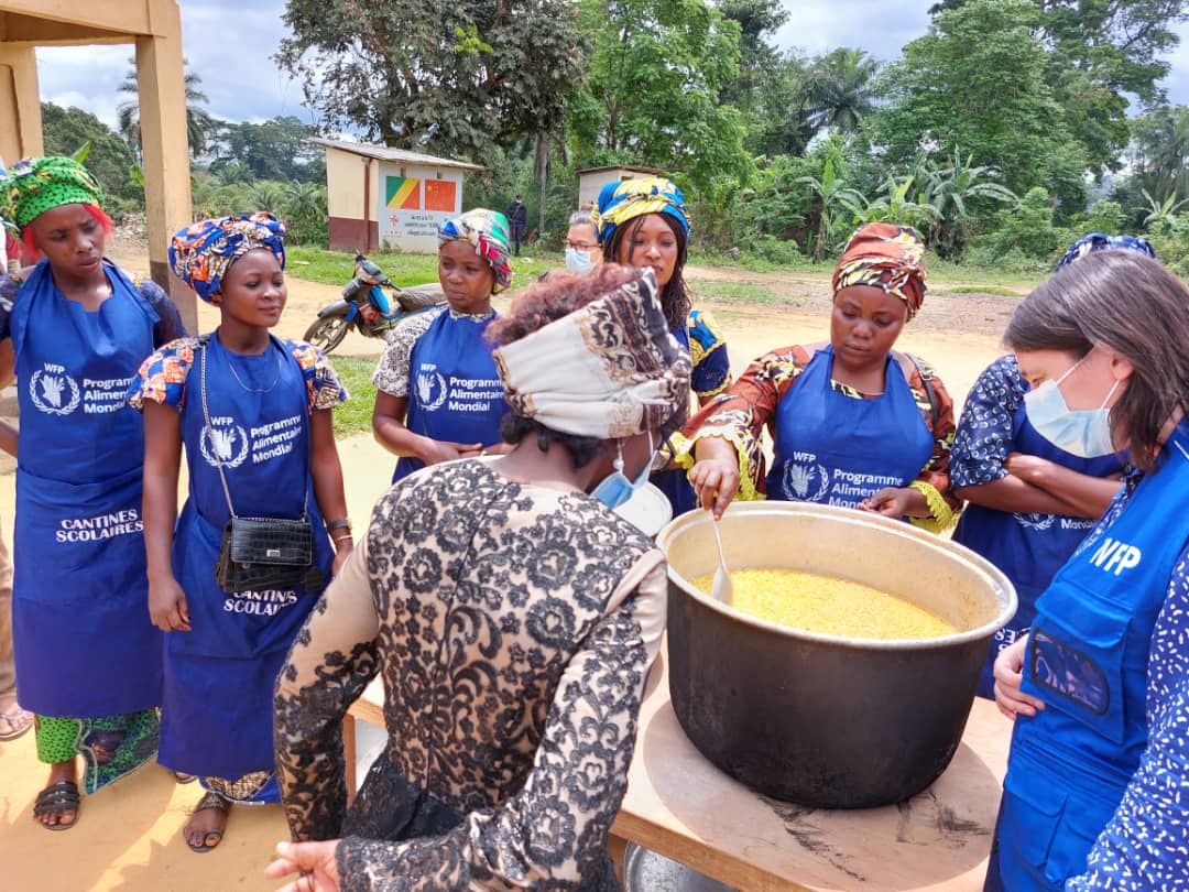 PamCongo's tweet photo. Cette semaine @WFP_FR au 🇨🇬
@UNICEFcongoBZV et @omscongo sont dans la #Lekoumou pour aller à la rencontre des bénéficiaires du projet @JointSDGFund.
Un objectif conjoint ➡️ améliorer les conditions de vie des populations autochtones et bantous vulnérables.
#NoOneLeftBehind https://t.co/yb8ysDnlUV